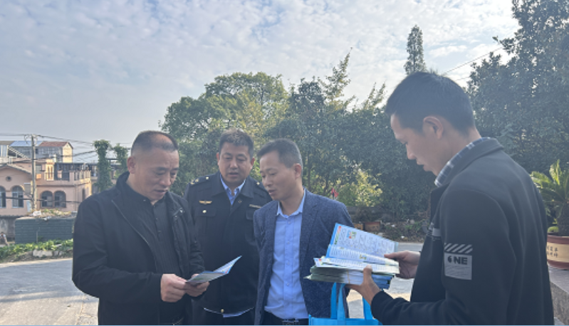 怀化市生态环境局溆浦分局开展生态环境满意度宣传