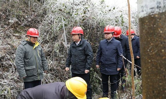 郑湘到乡镇督导电力、通信抢修工作并看望慰问一线作业人员 全力保障电网安全稳定 让全县人民过上温暖春节