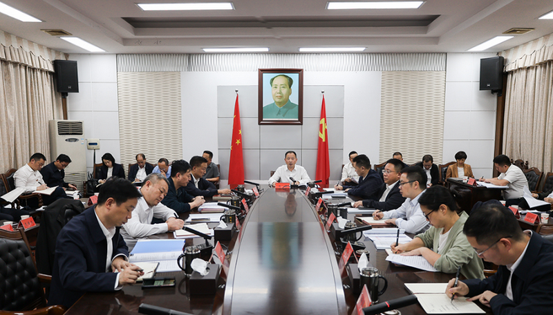 郑湘主持召开书记专题会