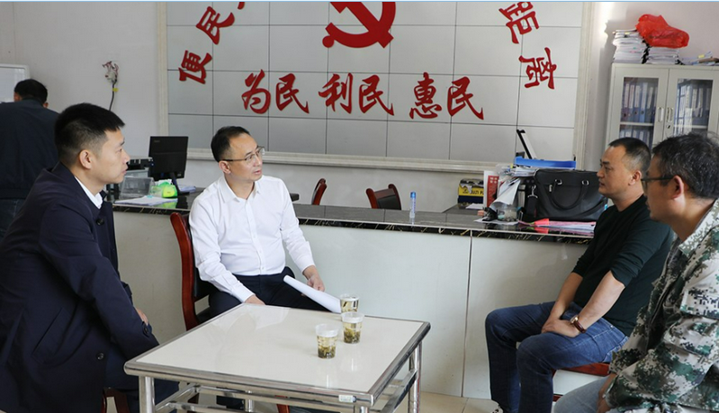 杨廉喜到乡镇督导巩固拓展脱贫攻坚成果同乡村振兴有效衔接工作